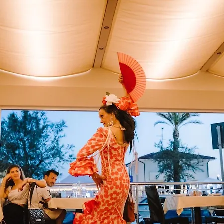 Giulia 3* Lido di Camaiore